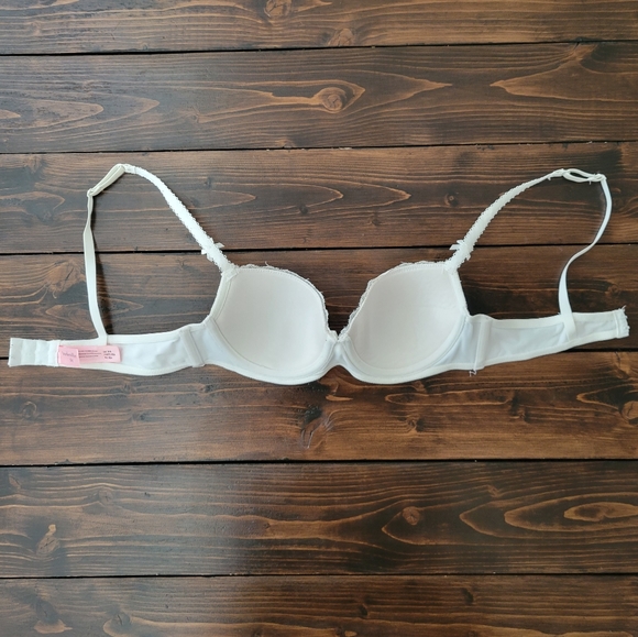 Hunkemöller Cream Lace Bra - Picture 4 of 5
